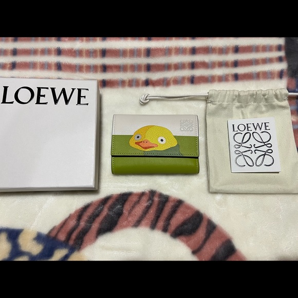 Loewe x Spirited Away Otori-Sama small vertical wallet - Picture 2 of 11